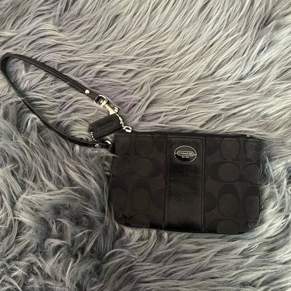 Coach Handbags - Coach Women’s Wristlet Bag